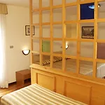 Centrale Hotel 3*