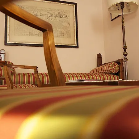 Centrale Hotel 3*